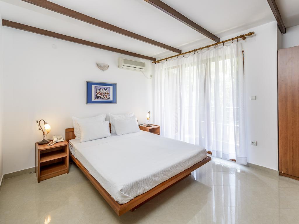 Captain Apartments Budva Room photo
